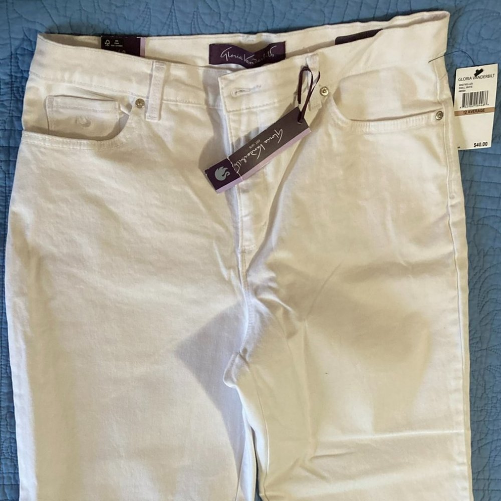 Pants, women's white jeans, Gloria Vanderbilt size 12, NWT